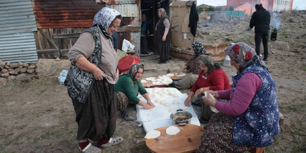 Kadınlar bir araya geliyor, imece usulü hazırlanıyor! Geleneksel “kürül”: Yüzyıllardır aynı yöntemle yapılıyor 2